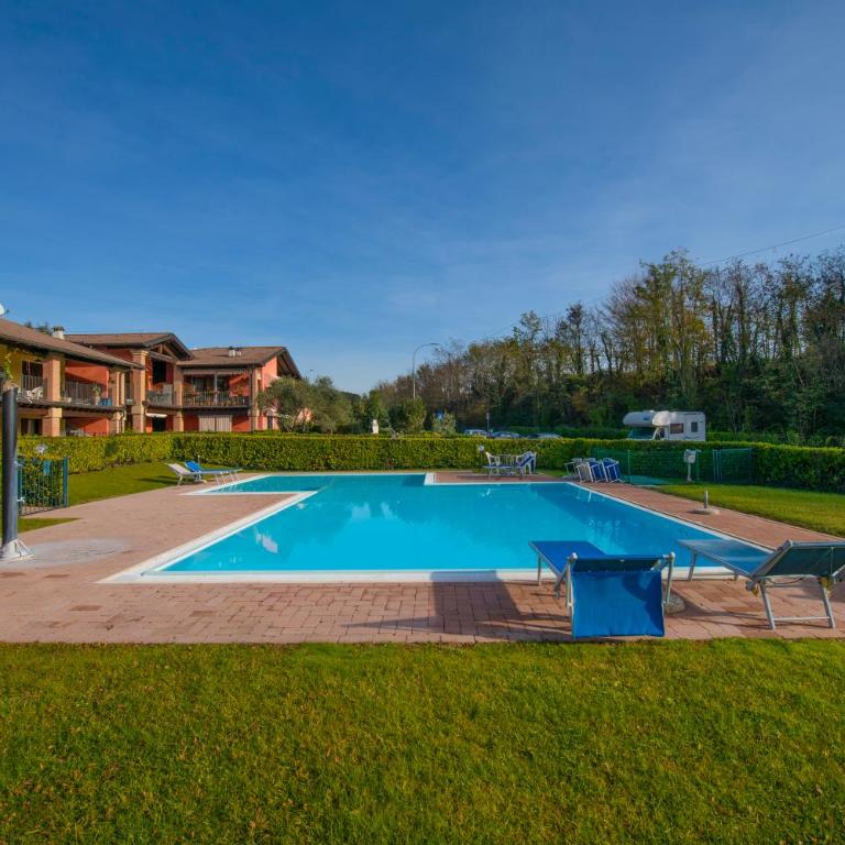 Free Park and Swimming Pool, Centre of Peschiera - One-Bedroom Apartment - 17