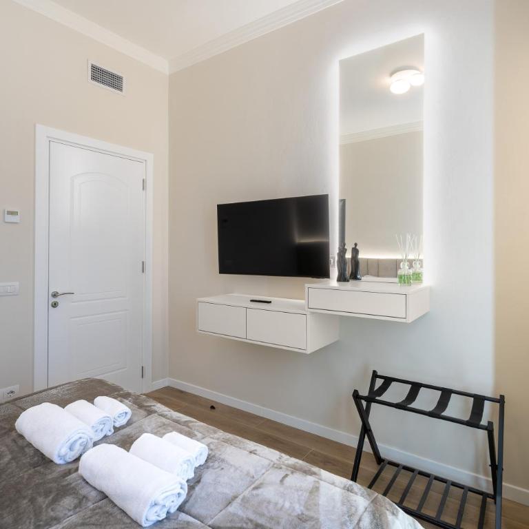 Dimora Marcello Luxury Apartment Florence - Three-Bedroom Deluxe Apartment - 29