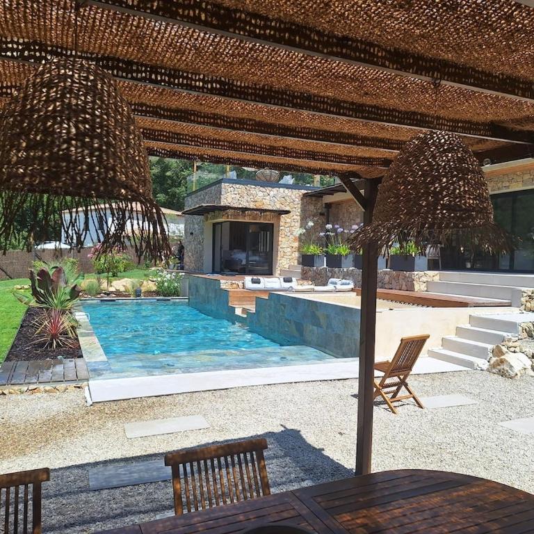 Peaceful contemporary house - Villa - 13