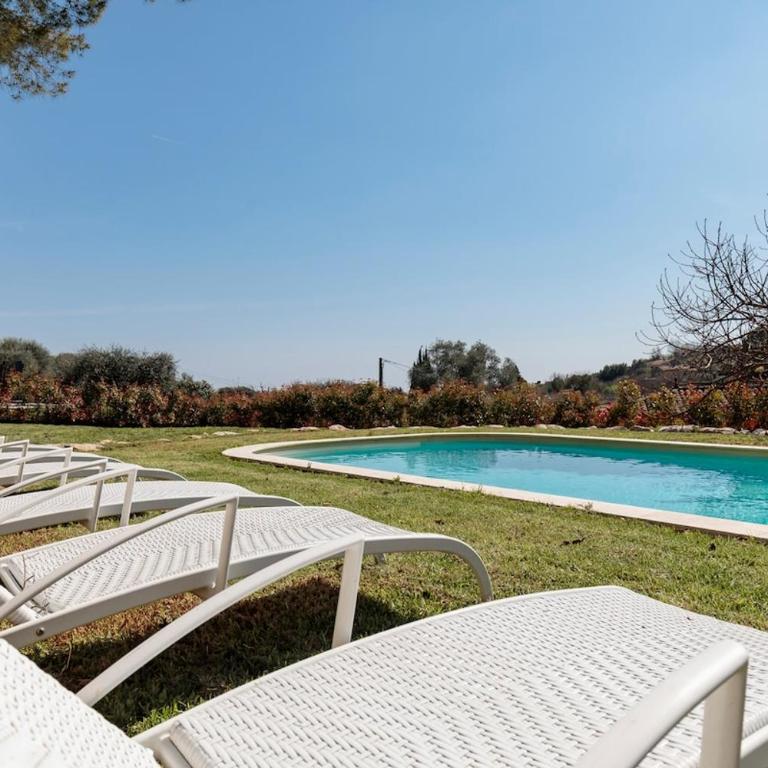 Superbe villa avec piscine proche de Cannes - Villa avec Piscine Privée - 3