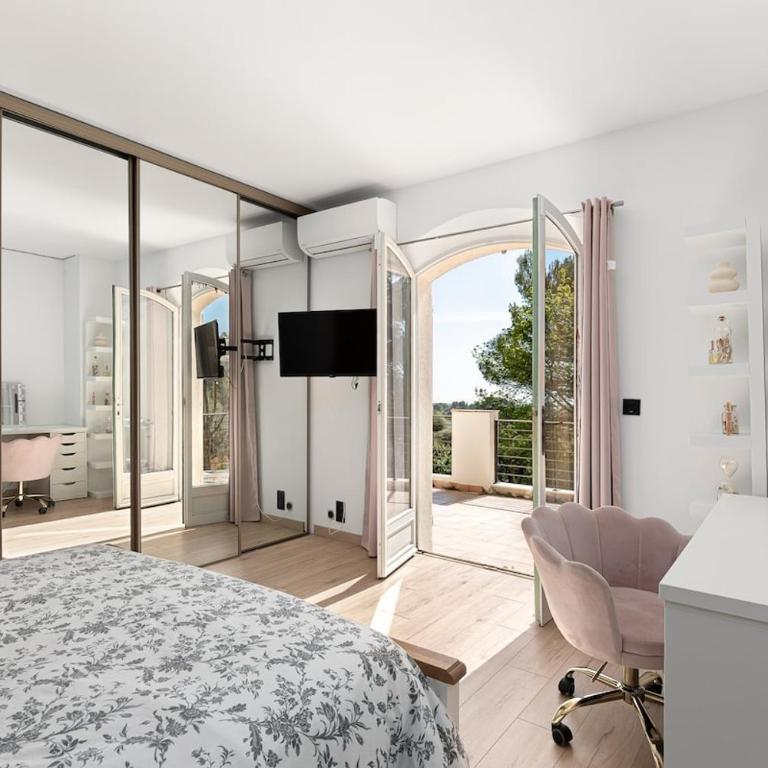Superbe villa avec piscine proche de Cannes - Villa avec Piscine Privée - 6