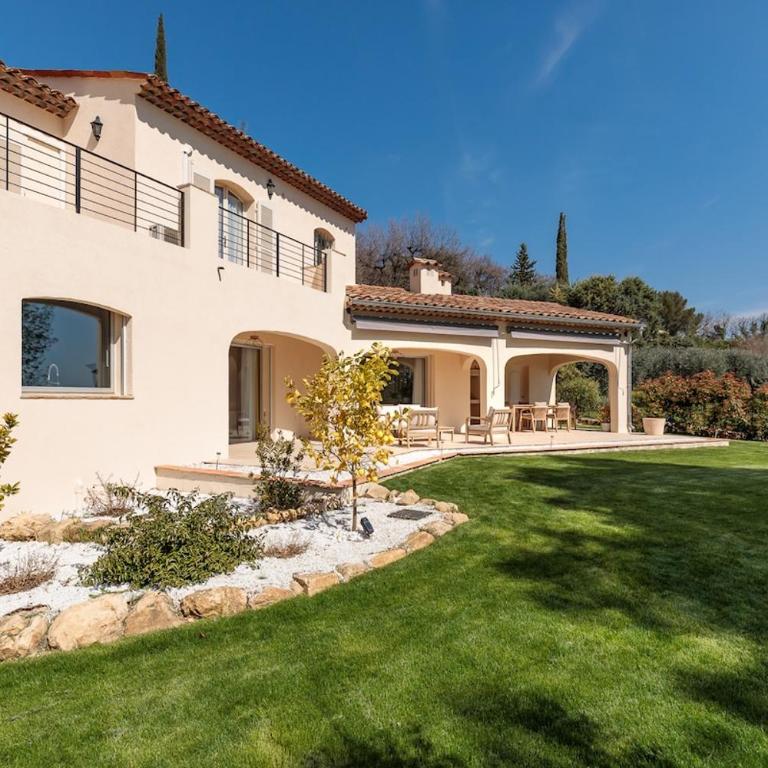 Superbe villa avec piscine proche de Cannes - Villa avec Piscine Privée - 22