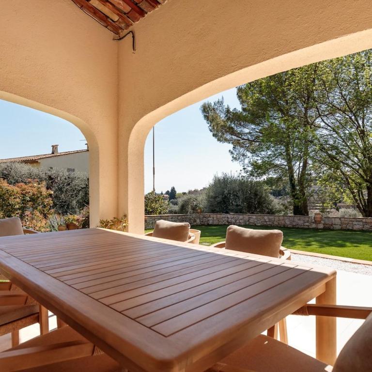 Superbe villa avec piscine proche de Cannes - Villa avec Piscine Privée - 23
