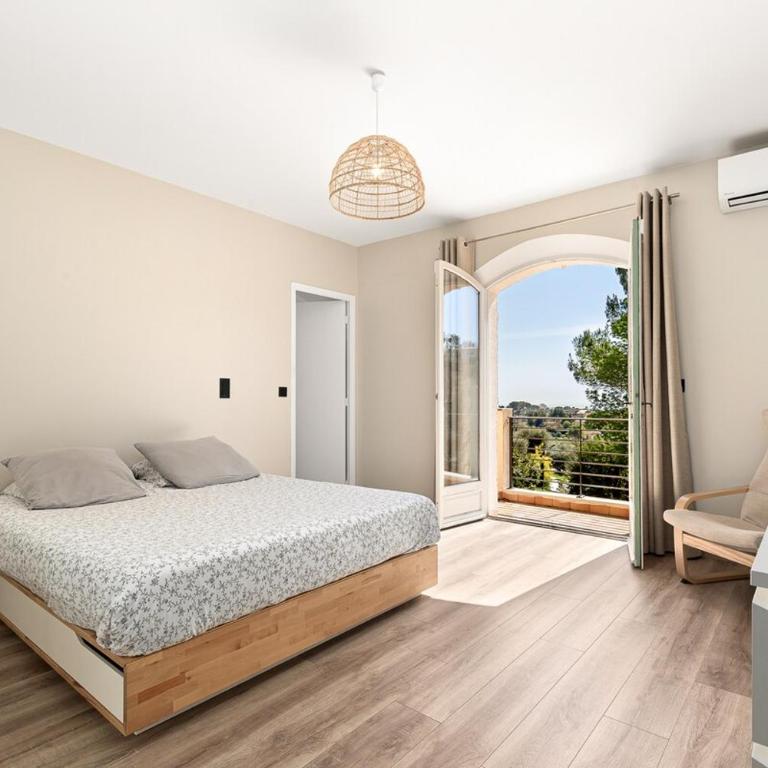 Superbe villa avec piscine proche de Cannes - Villa avec Piscine Privée - 25