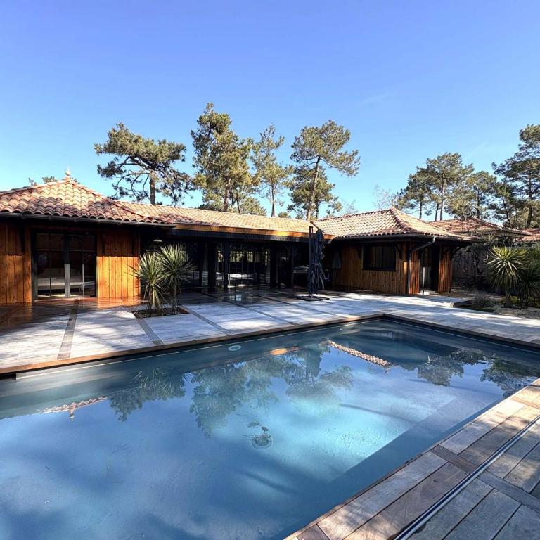 Villa somptueuse avec piscine - 8 pers. - FR-1-736-78 - Villa - 4