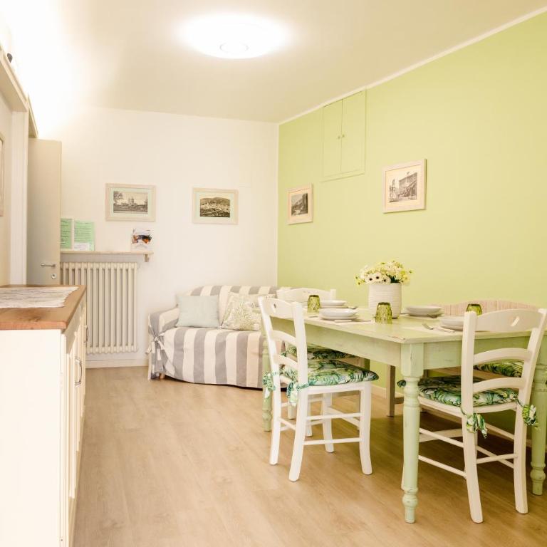 Maison Gabry - a 50mt da Santa Chiara - Appartamento con 3 Camere da Letto - 4
