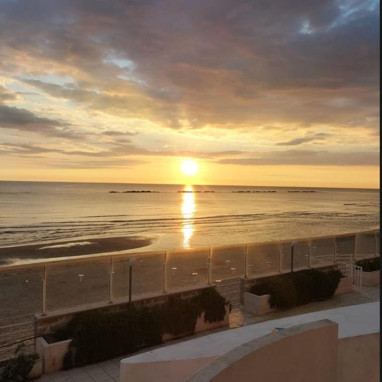 IL TRAMONTO Casa mare con accesso diretto alla spiaggia - Appartamento con 2 Camere da Letto, Balcone e Terrazza - 22