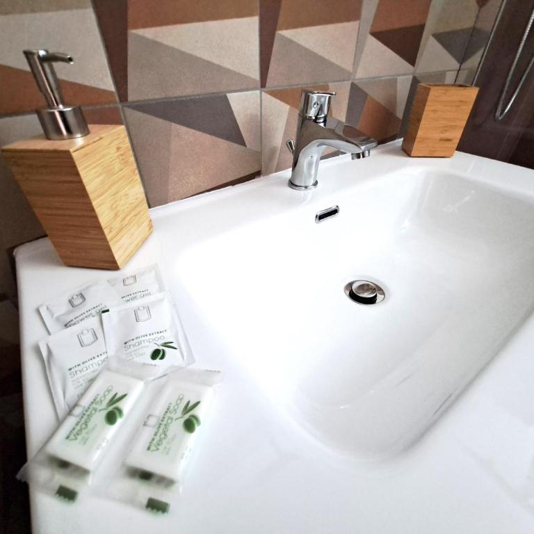 Bologna Rooms & Art - Economy Double Room - 7