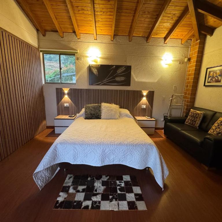Finca Villa Palmeras en Rionegro Aeropuerto JMC - Villa de 3 dormitorios - 2