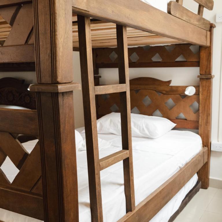 Raizen Hostel - Family Room - 3