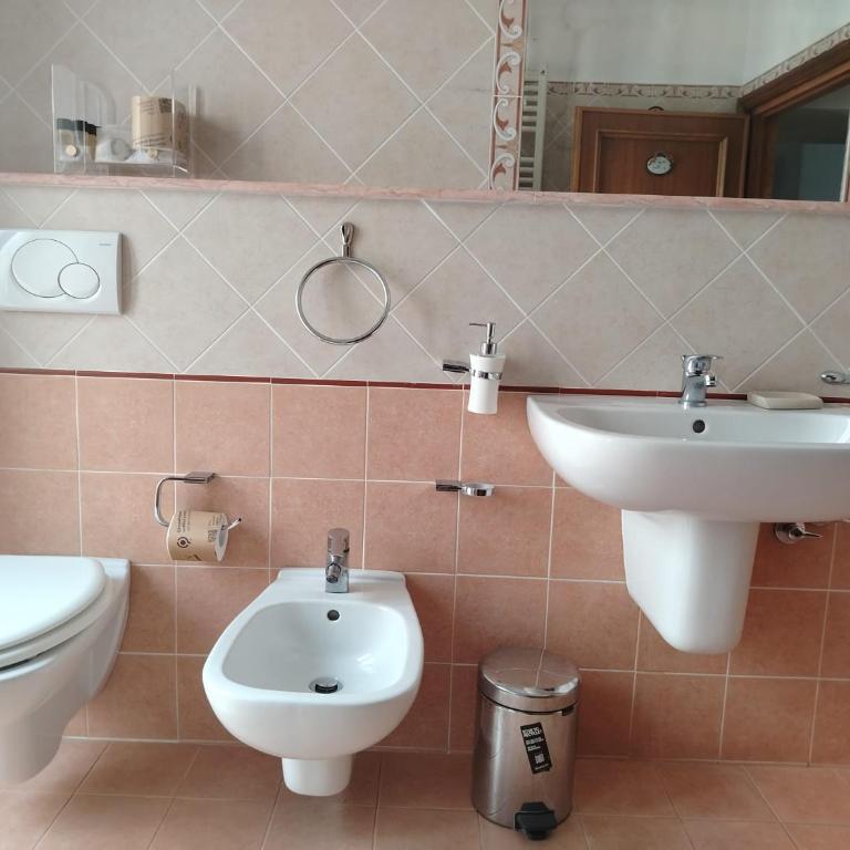 Hotel Lieto Soggiorno - Camera Matrimoniale con Bagno Privato - 4