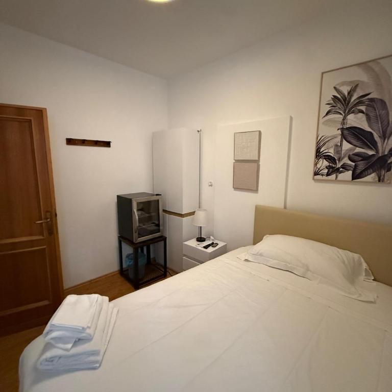 Hotel Lieto Soggiorno - Camera Singola con Bagno Privato Esterno - 5