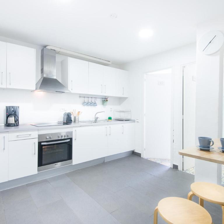 Be Barcelona Plaza Catalunya - Four-Bedroom Apartment - Balmes, 12 - 23