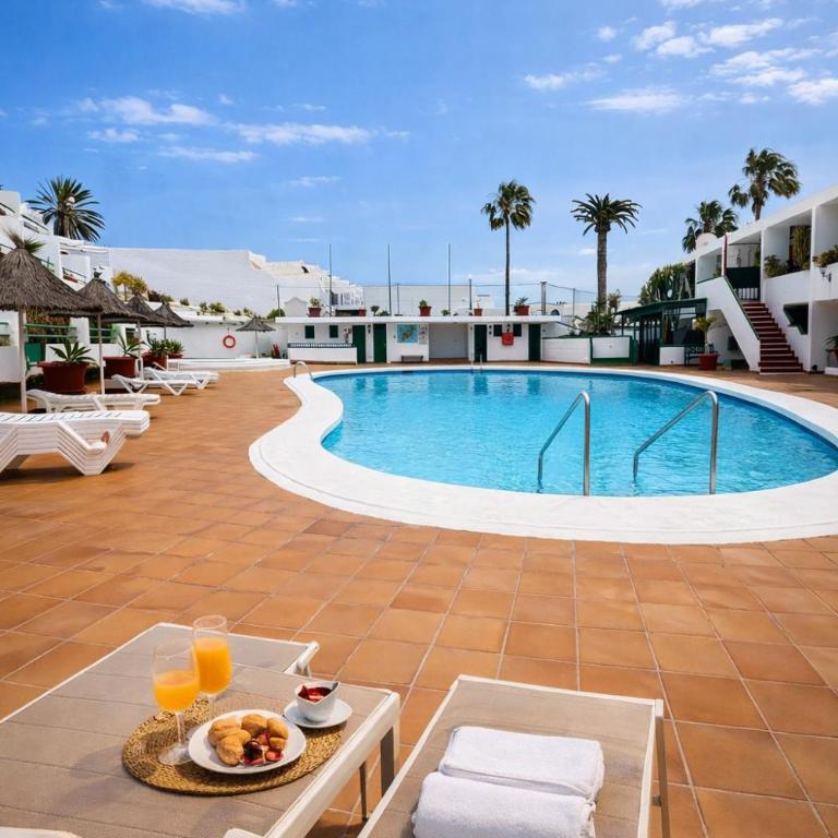 La Florida Blue Beach Puerto del Carmen, en el centro, con vistas al mar piscina y muy cerca de la playa - Apartamento de 1 dormitorio - 2