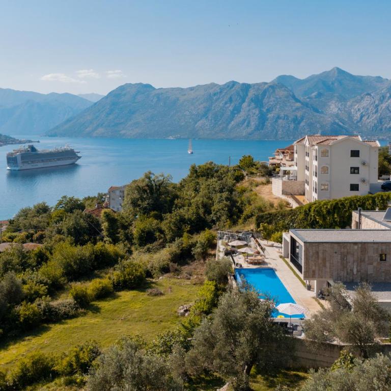 Villa Invicta with 17m pool and bay view - Villa - 61