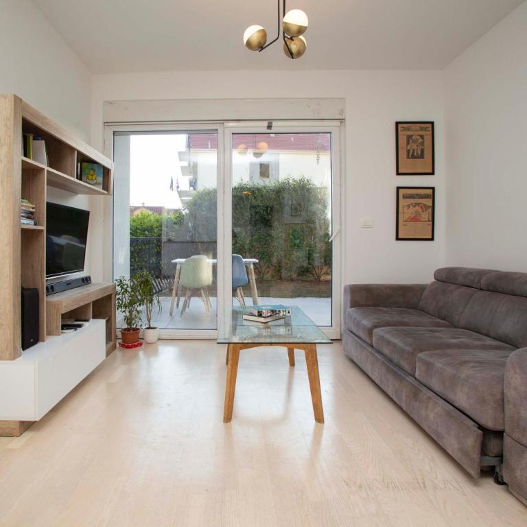 One Bedroom Apt Near Center with Pool and Garden - Apartman sa 1 Spavaćom Sobom - 12