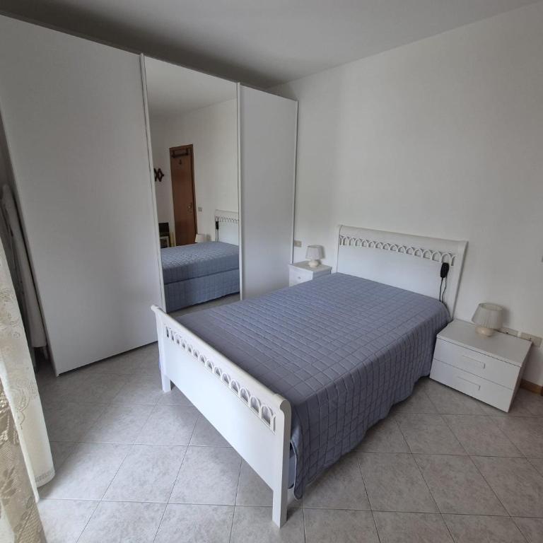 Cà delle Mimose - Appartamento con 2 Camere da Letto, Balcone e Terrazza - 12