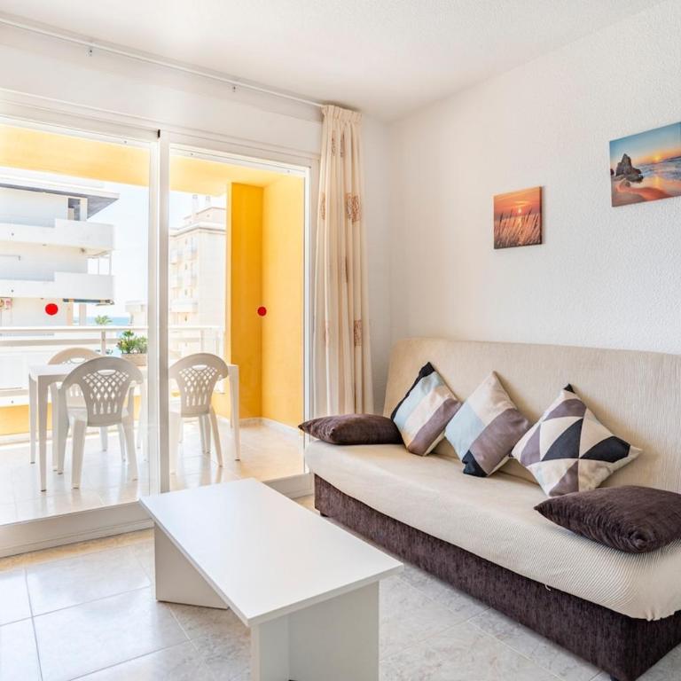 Apartamento céntrico en la playa con piscina. - Apartamento - 3