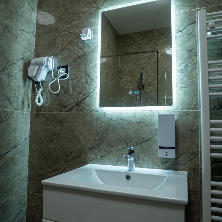 SEE YOU Apartments - Deluxe Family Suite - 1