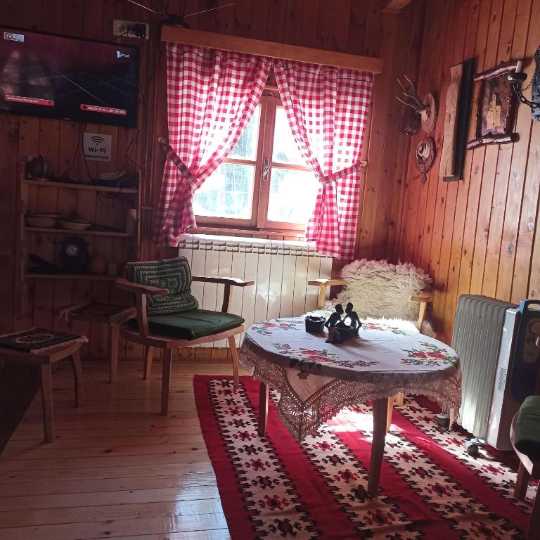 Vikendica Malović - Three-Bedroom House - 2