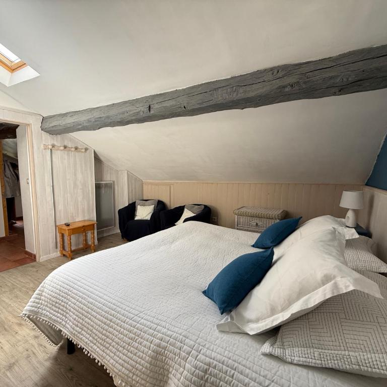 Le Presbytère du Val - Chambre Familiale avec Salle de Bains Privative - 10