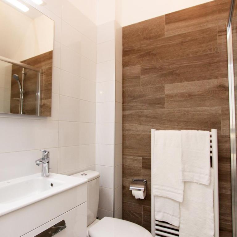 Appartements T2 Rue Conventionnel Chiappe, quartier Citadelle port - Appartamento con 1 Camera da Letto - 16