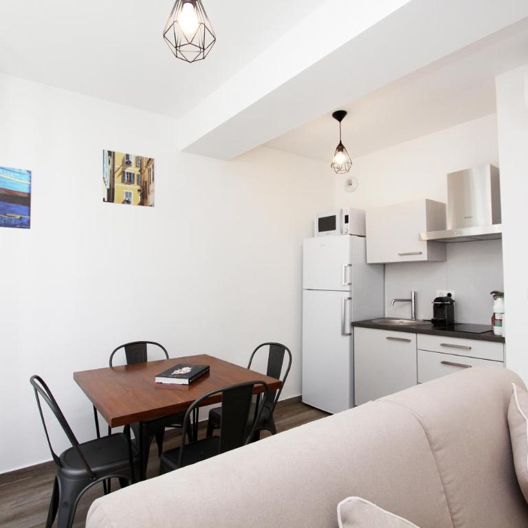 Appartements T2 Rue Conventionnel Chiappe, quartier Citadelle port - Appartamento con 1 Camera da Letto - 7