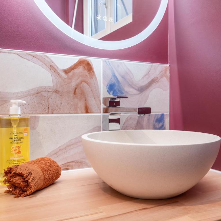 Le Cocon Velin & SPA - Climatisé - One-Bedroom Apartment - 5