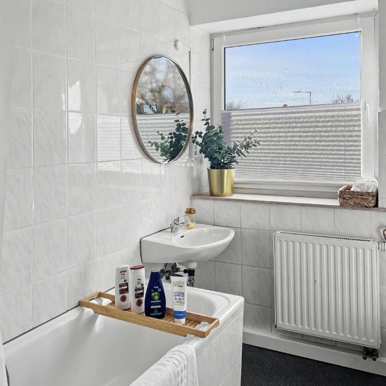 MEGHA Living - 2 Zimmer Appartments mit Küche - Zentral - Apartment - 18