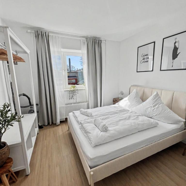 MEGHA Living - 2 Zimmer Appartments mit Küche - Zentral - Apartment - 1