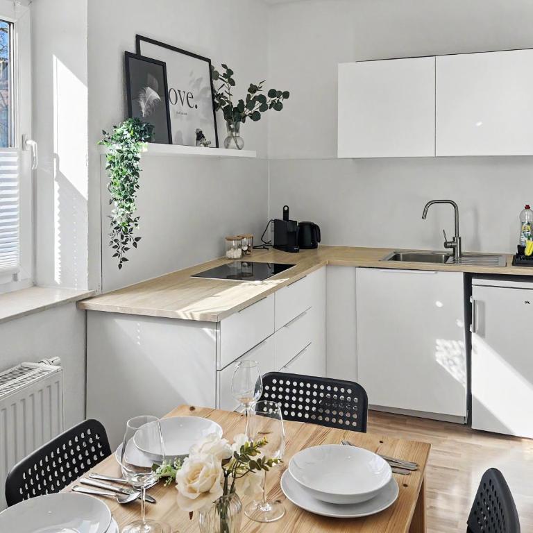 MEGHA Living - 2 Zimmer Appartments mit Küche - Zentral - Apartment - 9