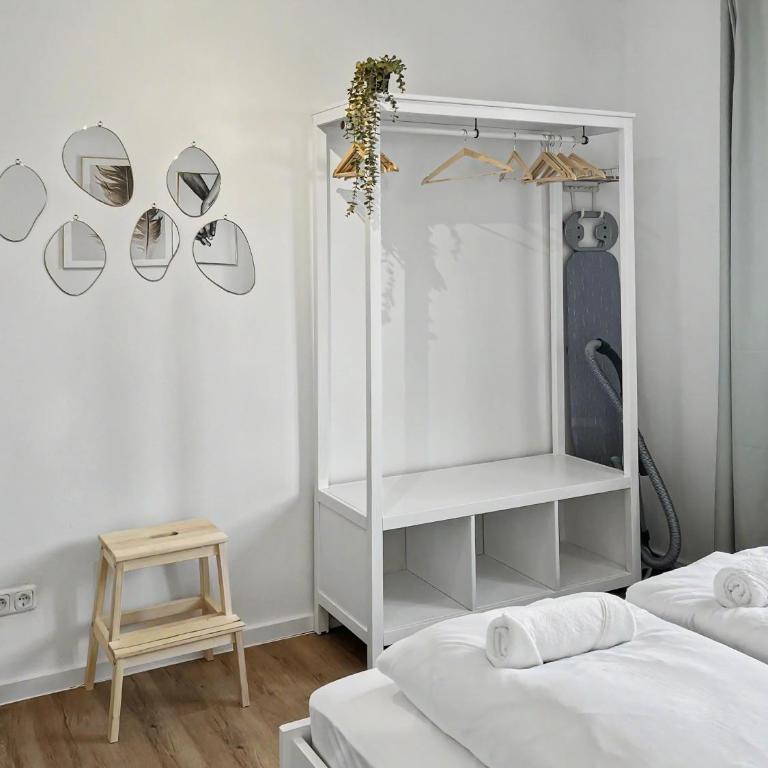 MEGHA Living - 2 Zimmer Appartments mit Küche - Zentral - Apartment - 13