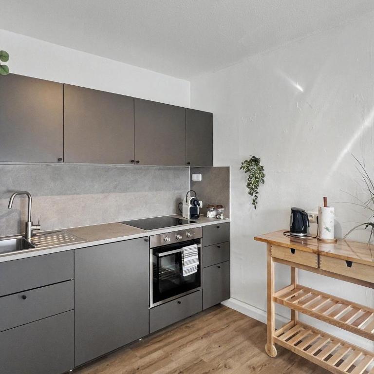 MEGHA Living - 2 Zimmer Appartments mit Küche - Zentral - Apartment - 15