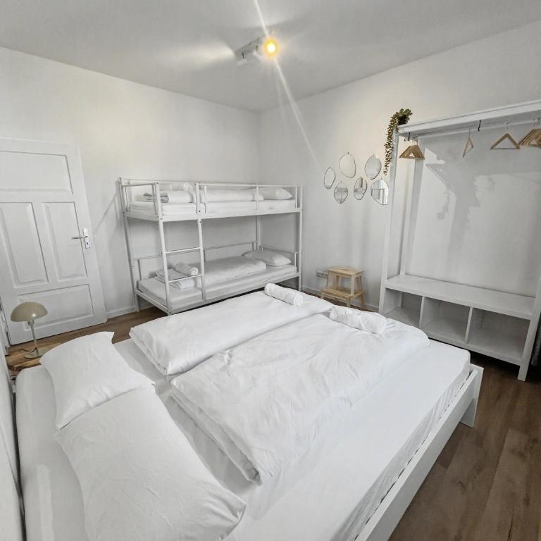 MEGHA Living - 2 Zimmer Appartments mit Küche - Zentral - Apartment - 19