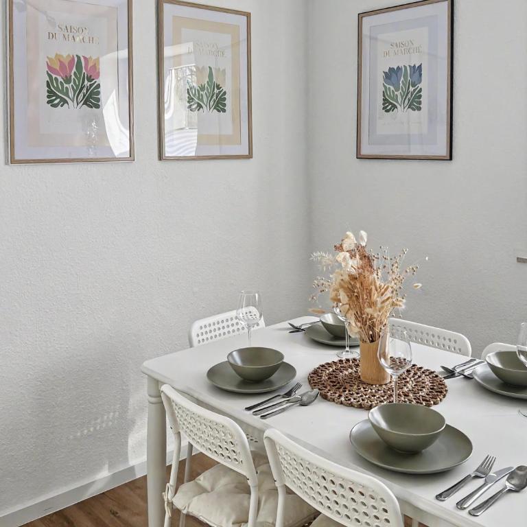 MEGHA Living - 2 Zimmer Appartments mit Küche - Zentral - Apartment - 11