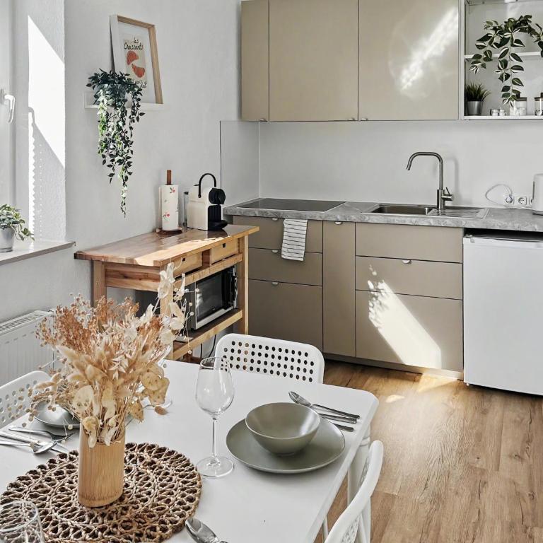 MEGHA Living - 2 Zimmer Appartments mit Küche - Zentral - Apartment - 12