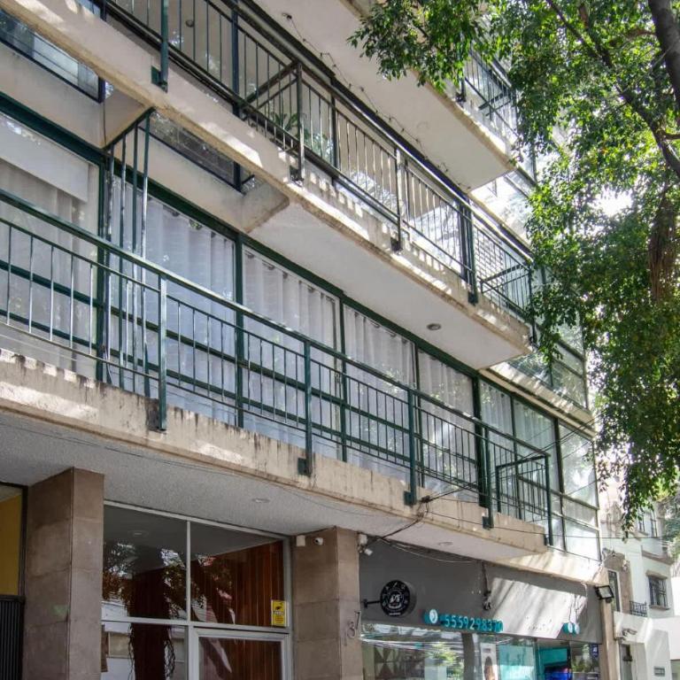 FAST WIFI, Beautiful PH steps away from Masaryk - Apartamento - 8