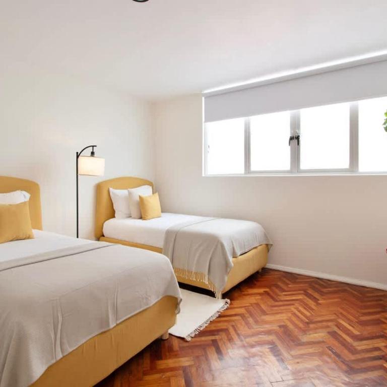 FAST WIFI, Beautiful PH steps away from Masaryk - Apartamento - 31