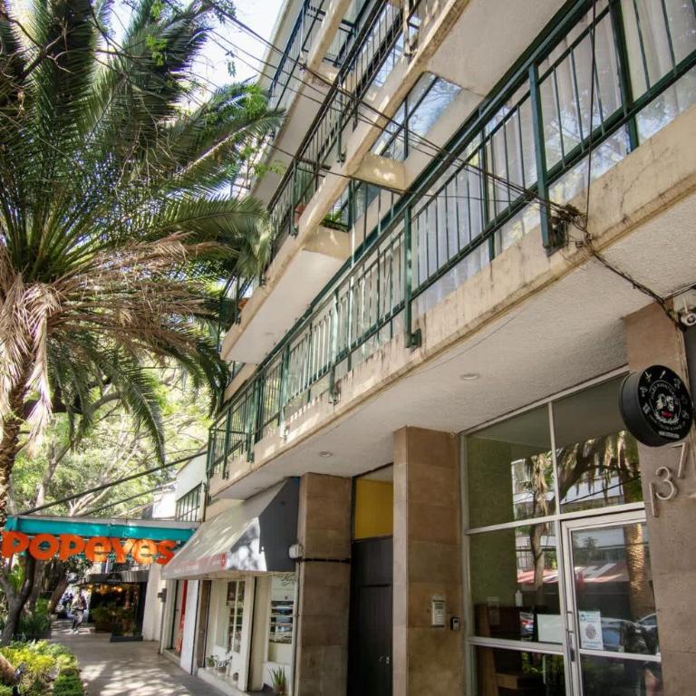 FAST WIFI, Beautiful PH steps away from Masaryk - Apartamento - 33
