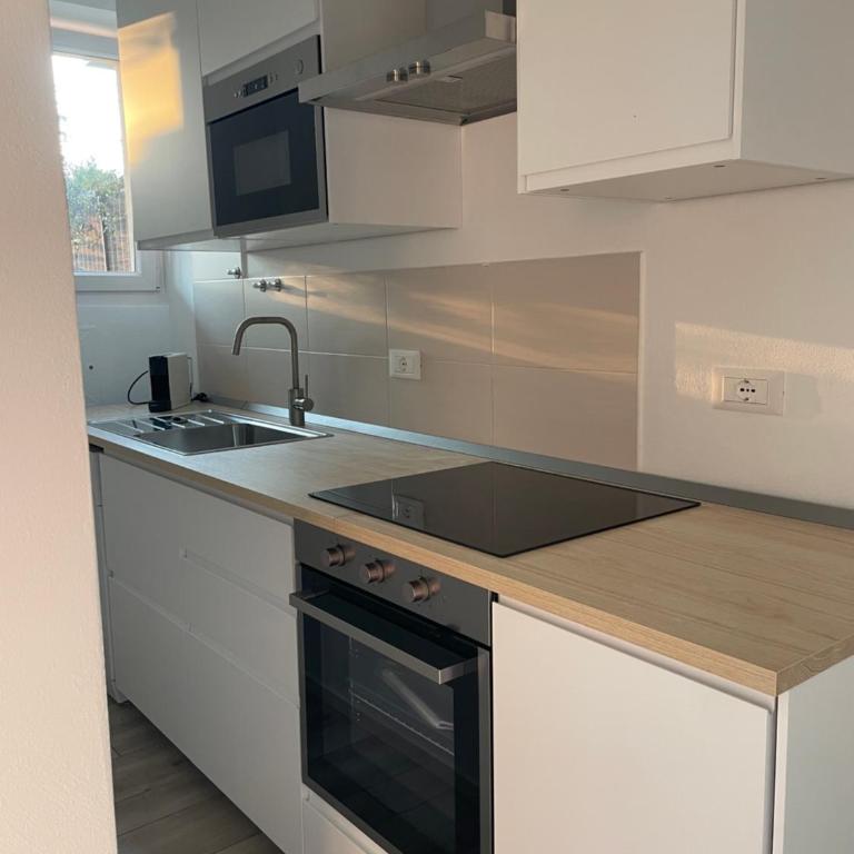 Casa Mario & Laura Ferienwohnungen FREE WI-FI PRIVATE PARKING - Appartamento con 2 Camere da Letto e Vista Giardino - 5