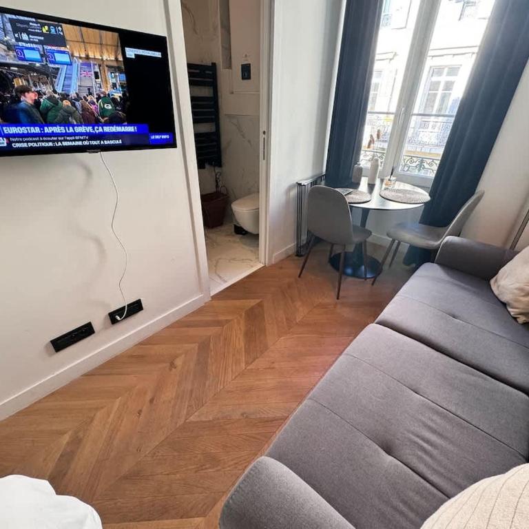 Central Nice Studio Bright Modern & Walkable - Apartment - 2