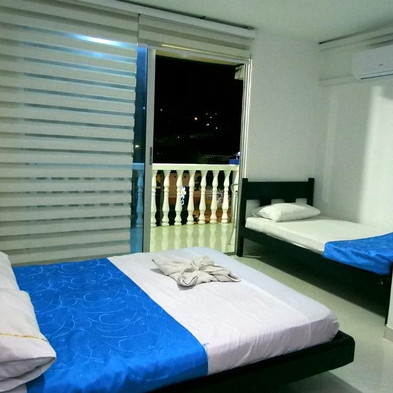 Hotel Colombia - Apulo - Habitación Triple con balcón - 2