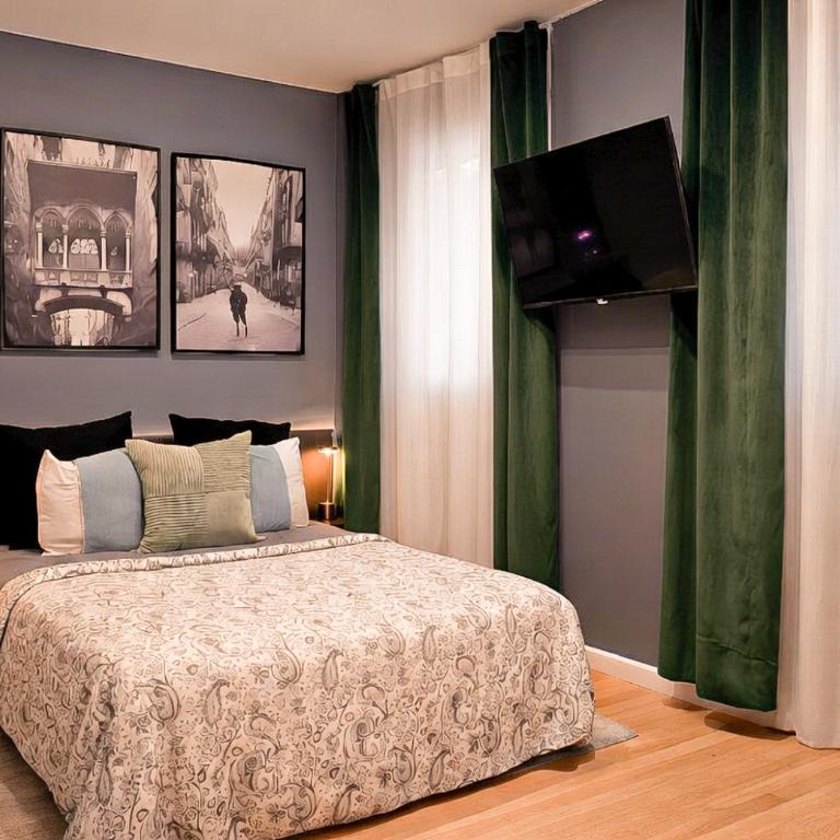 Cozy apartment in the Gothic Quarter of Barcelona - Two-Bedroom Apartment - 6