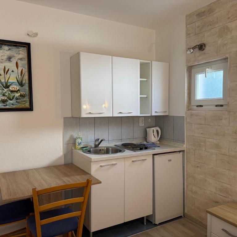Guesthouse Apartments Čenić - Economy Studio - 14
