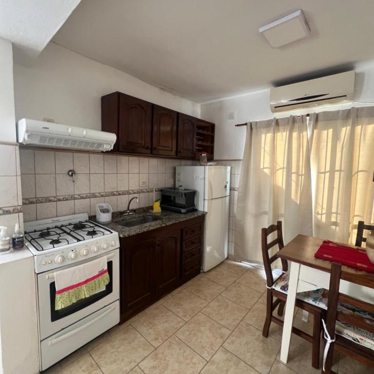 Departamento céntrico en Luján - Apartamento de 1 dormitorio - 2