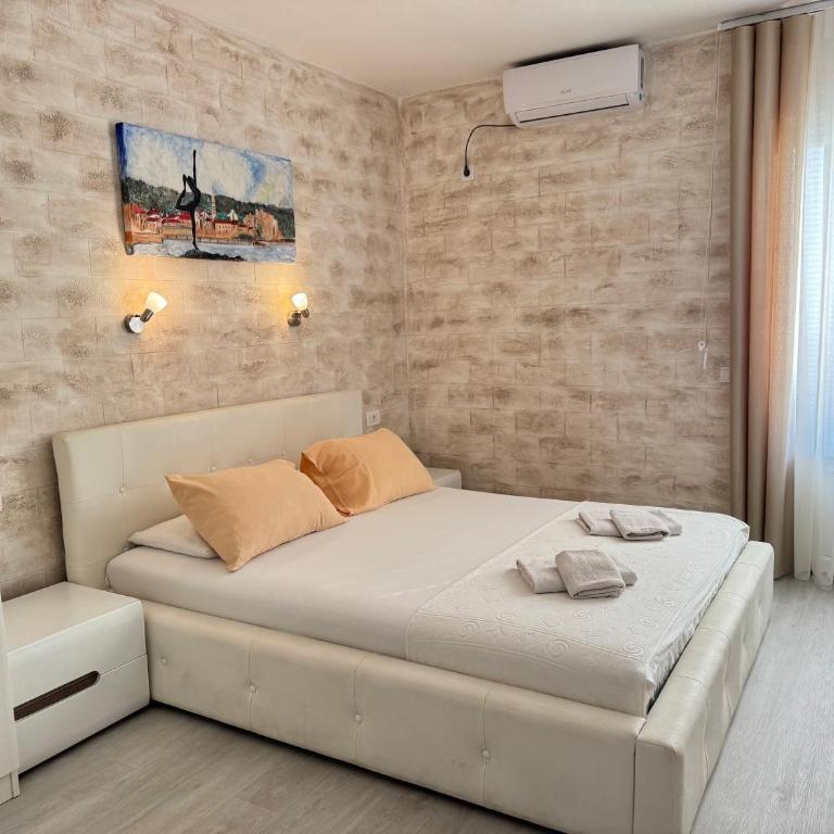 Guesthouse Apartments Čenić - Studio with Balcony and Partial Sea View - 2