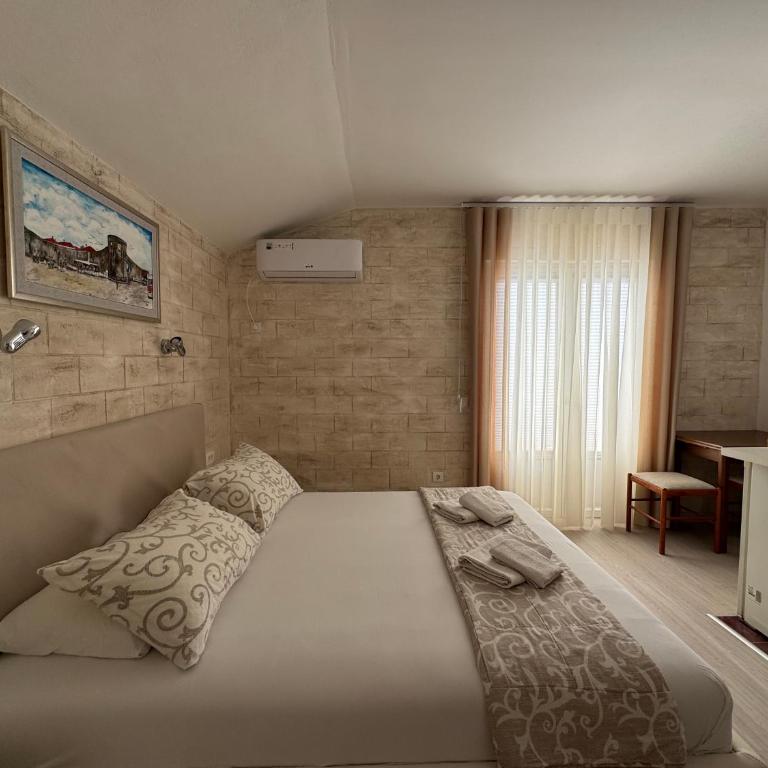 Guesthouse Apartments Čenić - Studio with Balcony and Partial Sea View - 5