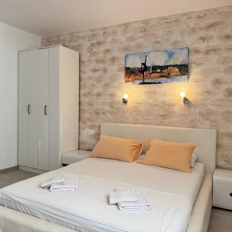 Guesthouse Apartments Čenić - Studio with Balcony and Partial Sea View - 7
