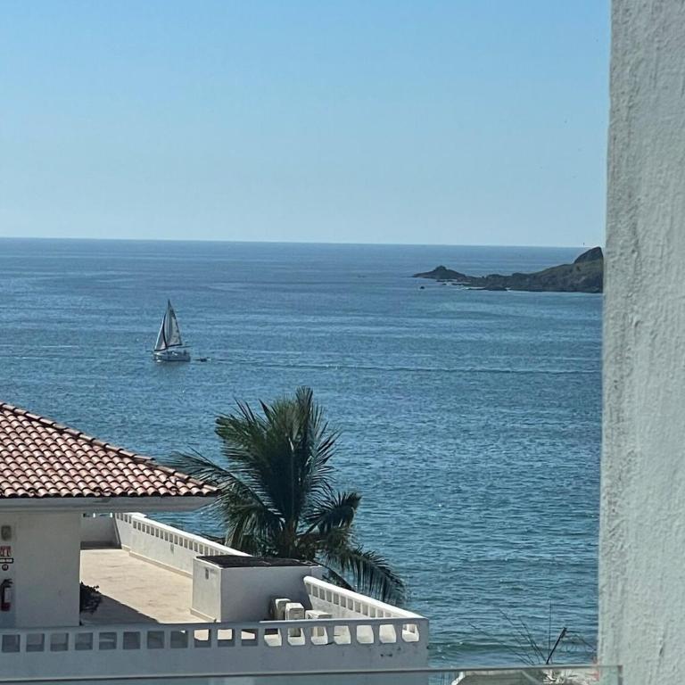 ZAFIRA condos, ocean view, 2 bedrooms 2 bathrooms, rooftop and pool - Three-Bedroom Apartment - 6
