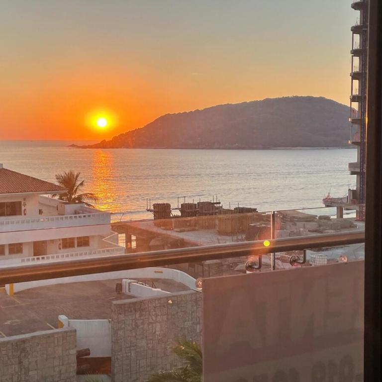 ZAFIRA condos, ocean view, 2 bedrooms 2 bathrooms, rooftop and pool - Three-Bedroom Apartment - 8